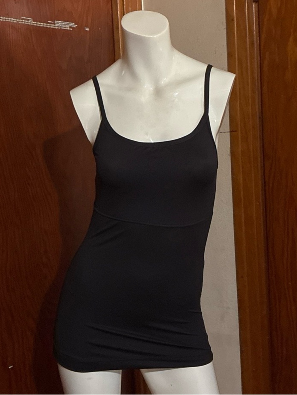 Maidenform Black Long Length Cool Comfort Adjustable Straps Cami - Size Medium